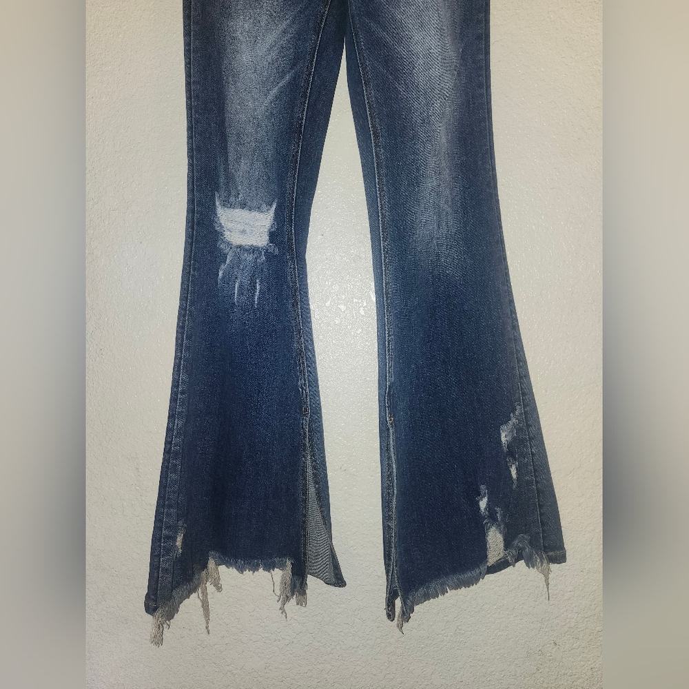 👖NWOT Risen "Vent High Rise Split Flare Jeans w/Distressing" Dark Denim Sz 3/26 - Picture 9 of 14